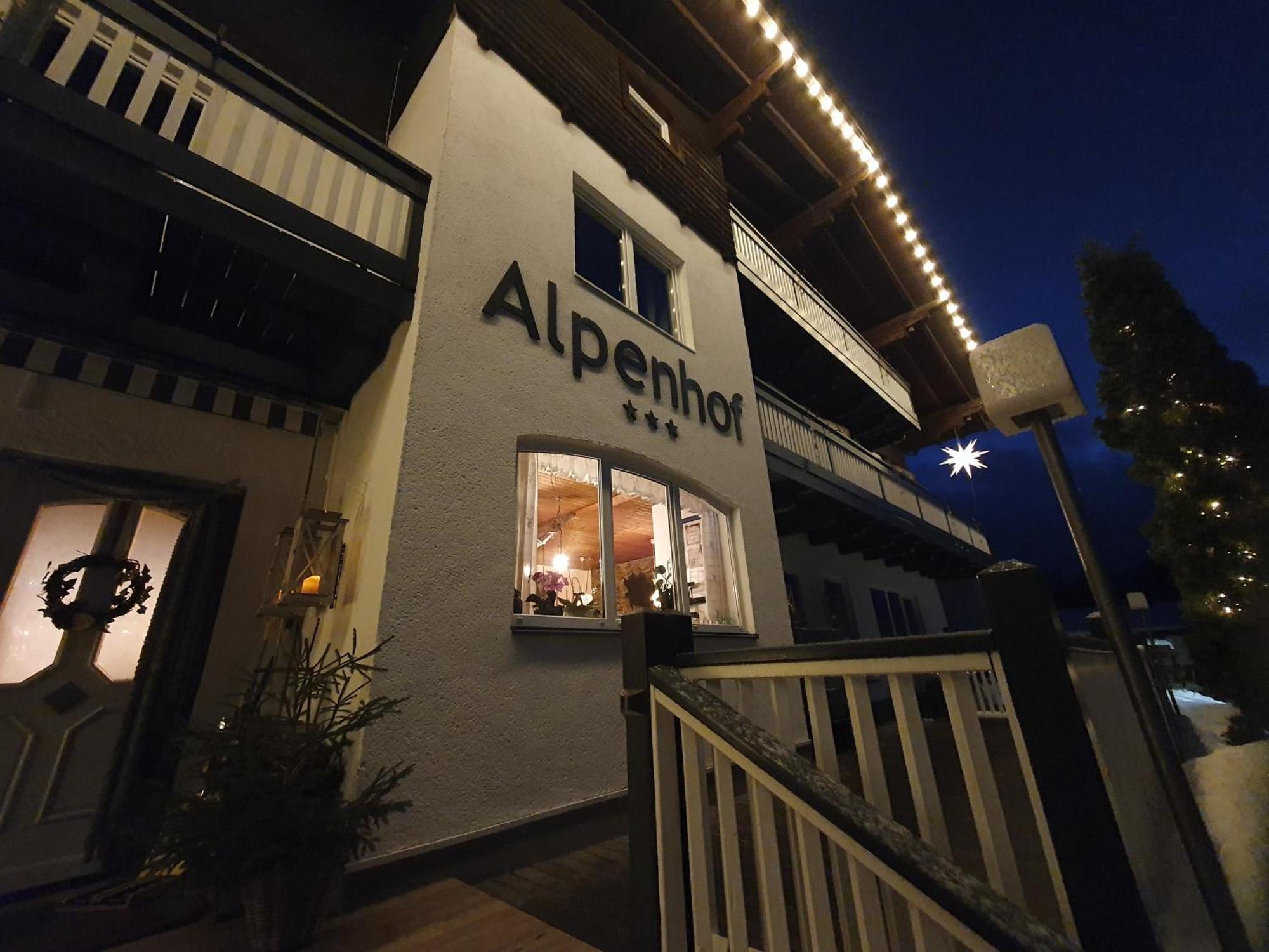 Boutique Hotel Alpenhof Sankt Martin am Tennengebirge Bagian luar foto